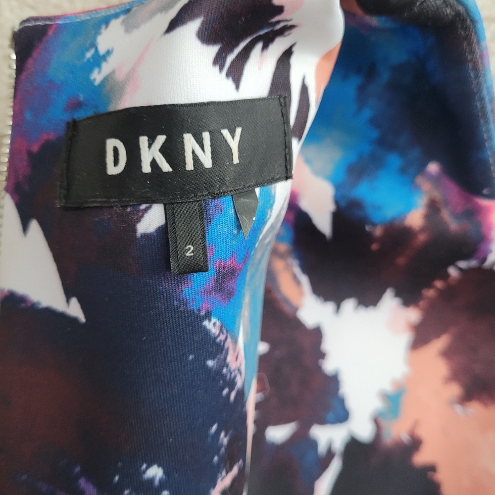 Like New DKNY Floral Fit & Flare Dress Blue and Pink Size 2 - Picture 5 of 10